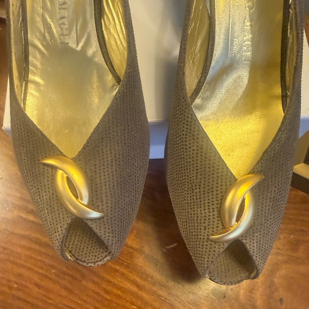 Bruno Magli Lily Taupe Slingback Peep-Toe Heels with Gold Accent Size 8 AA $245 - Picture 5 of 16